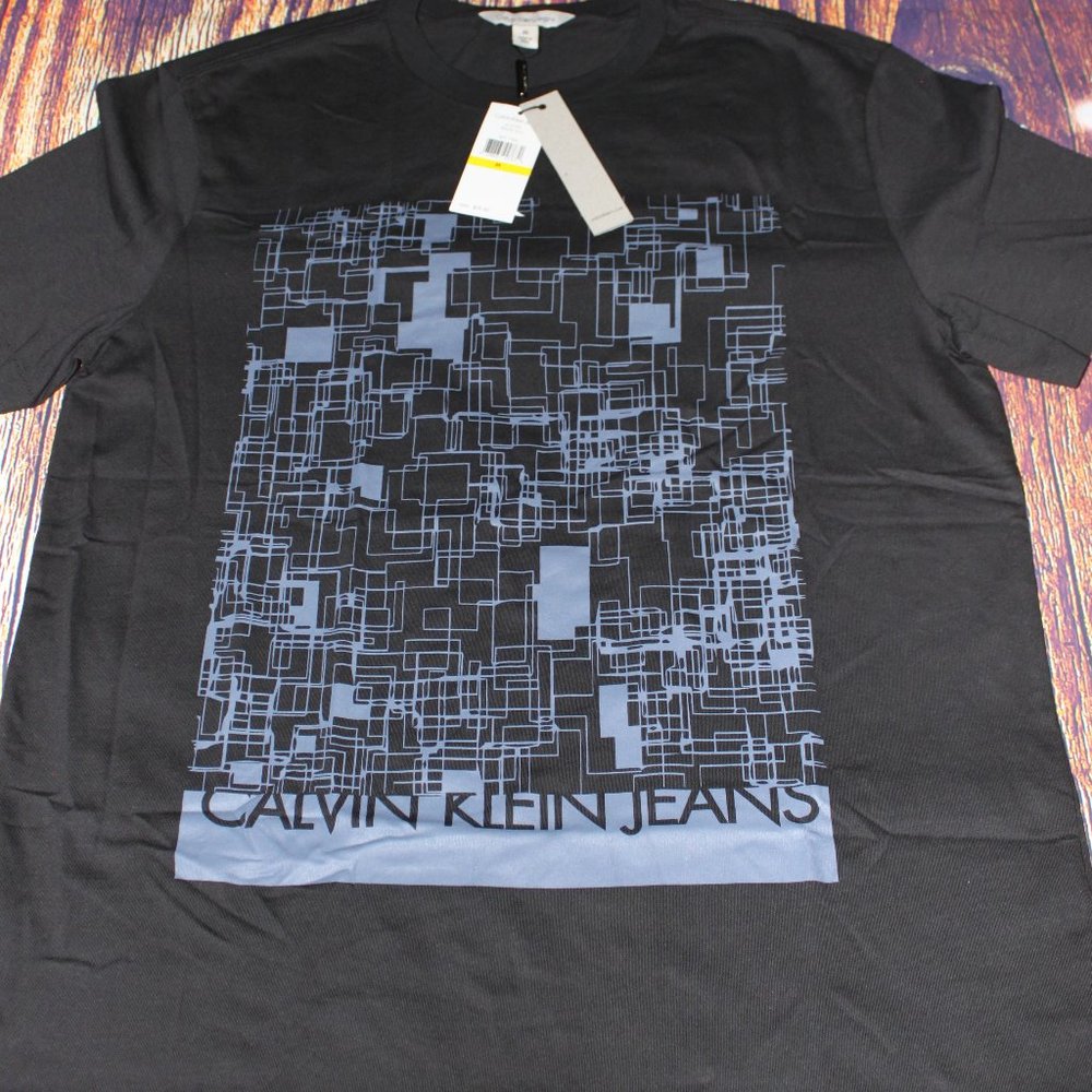 Calvin Klein Graphic Shirt
